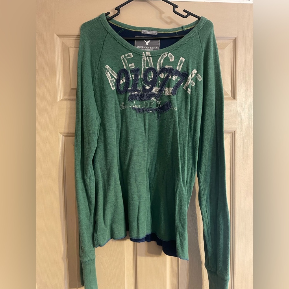 American Eagle, green, long sleeve sweater, vintage, fit size large.
